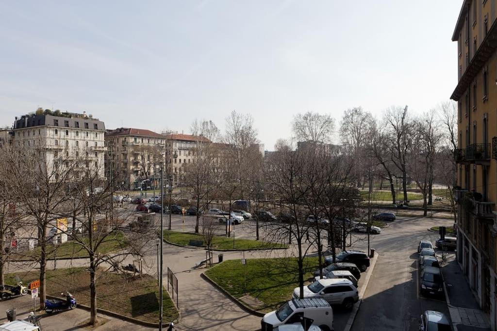 Lovely Flat With Park View Milan Bagian luar foto